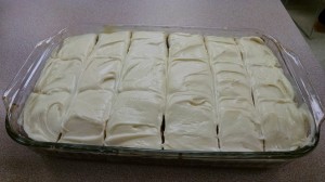 cake with red cabbage & creamcheese frosting