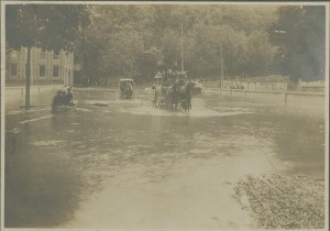 Flooding at the bottom of College Hill in 1903