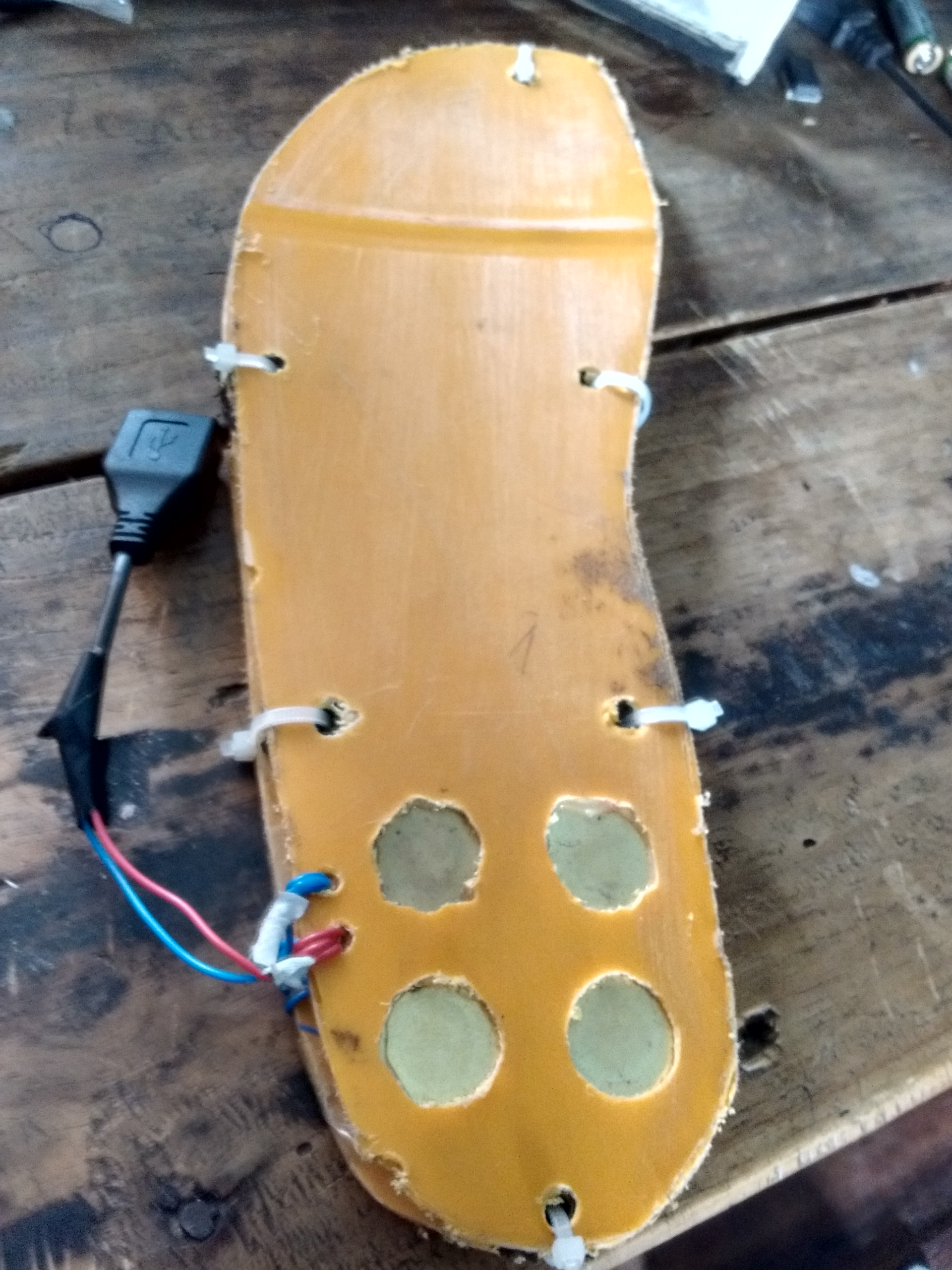 Piezoelectric shoes generator