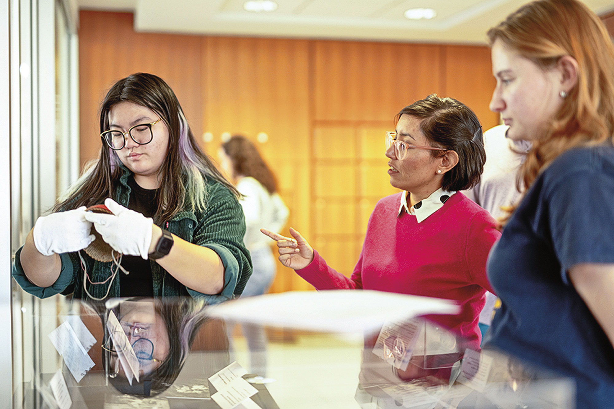 Looking beyond the glass Prof. Mónica Salas Landa challenges students to view museum exhibits from a different angle.